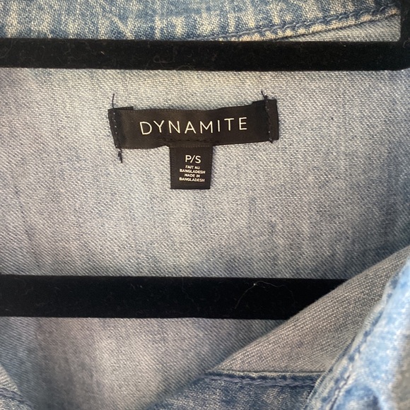 Women’s Dynamite denim button down shirt - Picture 2 of 3